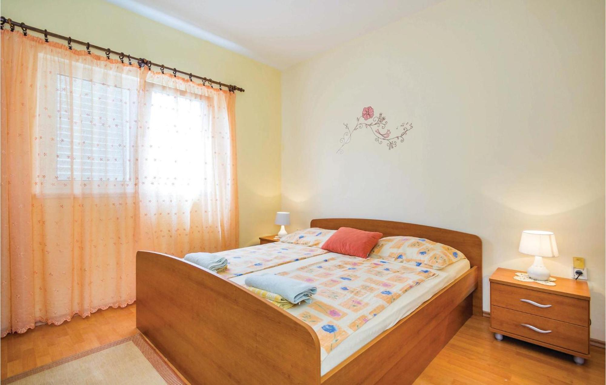 Pet Friendly Apartment In Kampor With Kitchen Exterior foto