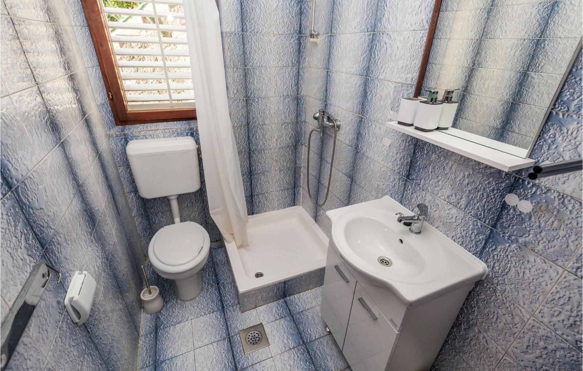 Pet Friendly Apartment In Kampor With Kitchen Exterior foto