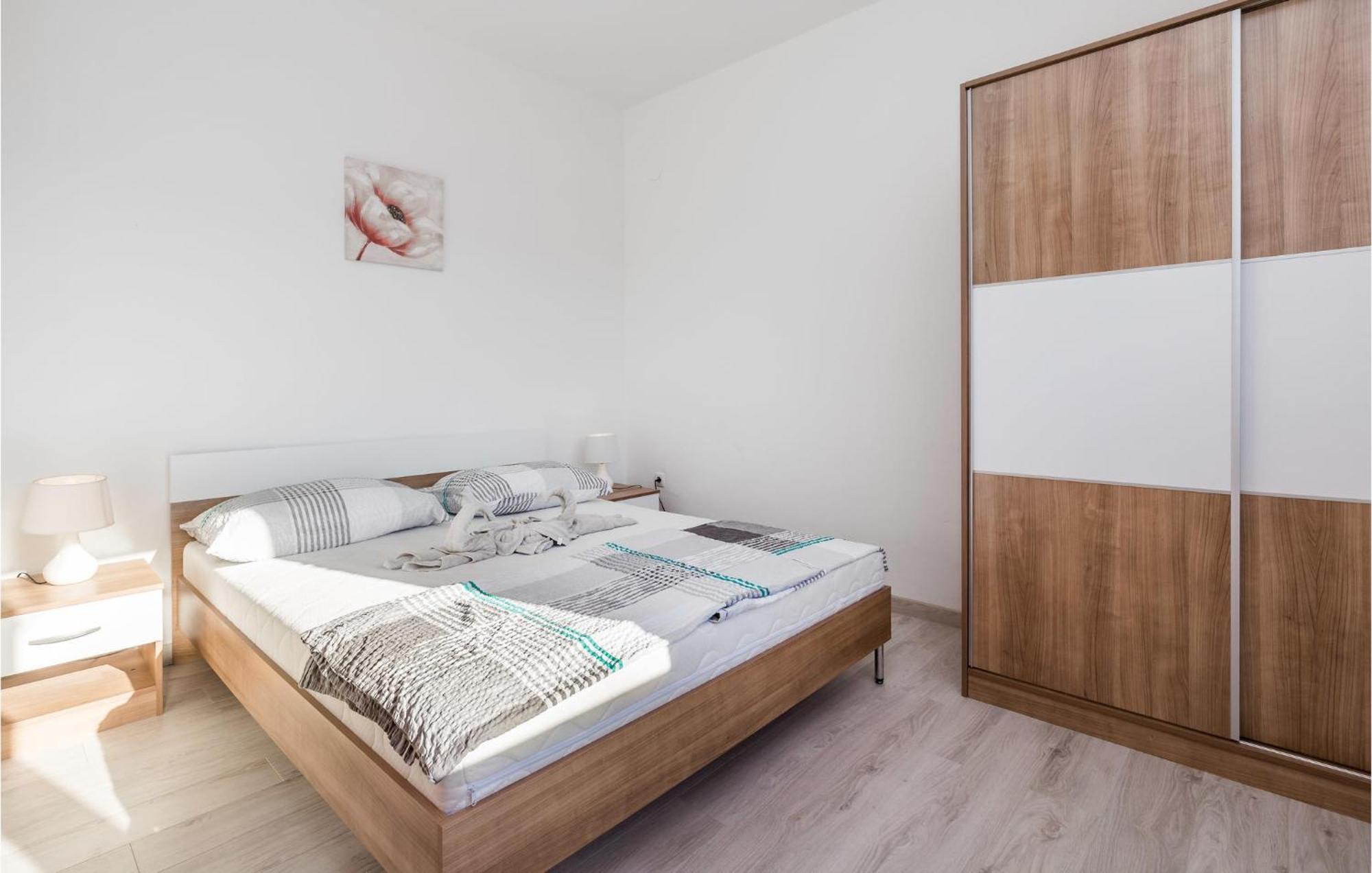 Pet Friendly Apartment In Kampor With Kitchen Exterior foto